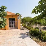Eleftherias Garden House Ferienhaus