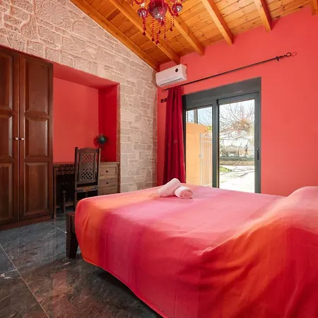 Eleftherias Garden House بيت للعطل أفانتو