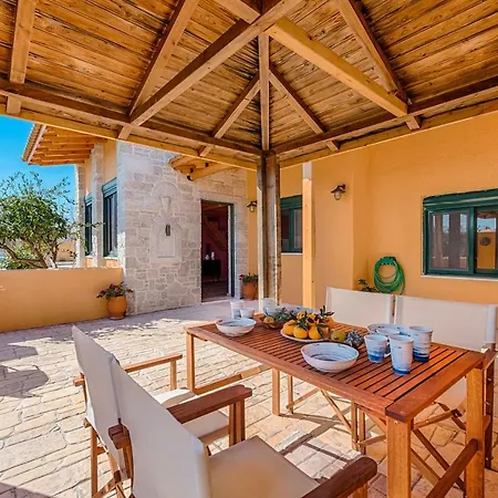 Eleftherias Garden House بيت للعطل